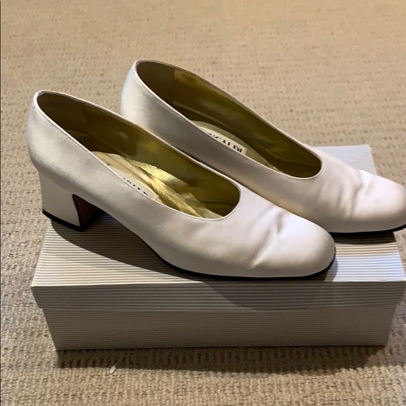 Satin (wedding) low pumps - Picture 1 of 3